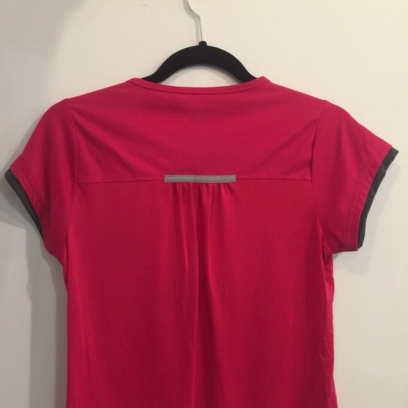 ⚡3/$20 Reitmans Pink Workout Shirt size XS - Picture 4 of 4